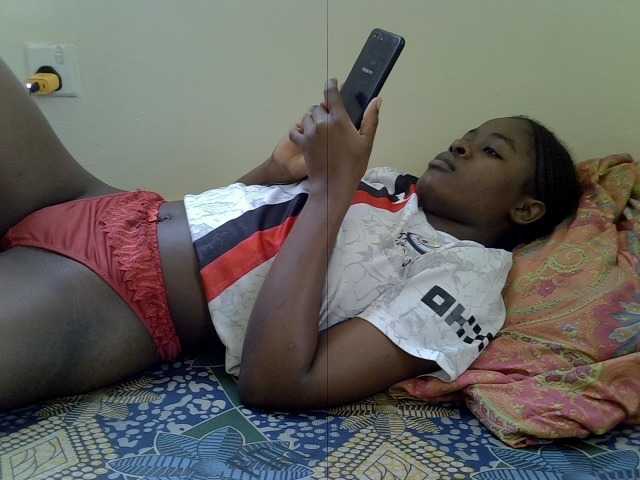 Sexxiemaya live cam on BongaCams