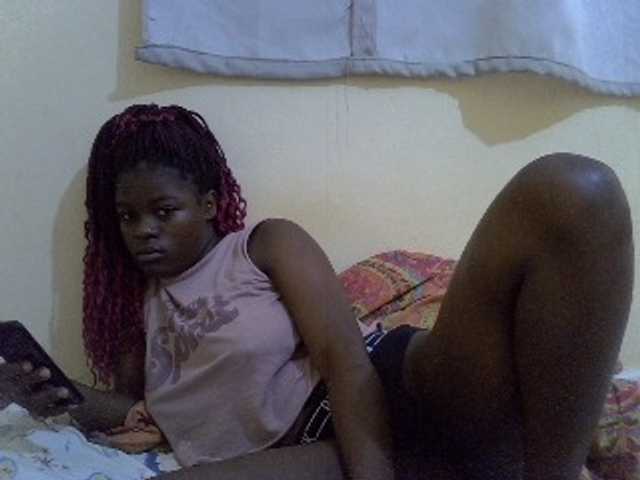 Sexxiemaya live cam on BongaCams