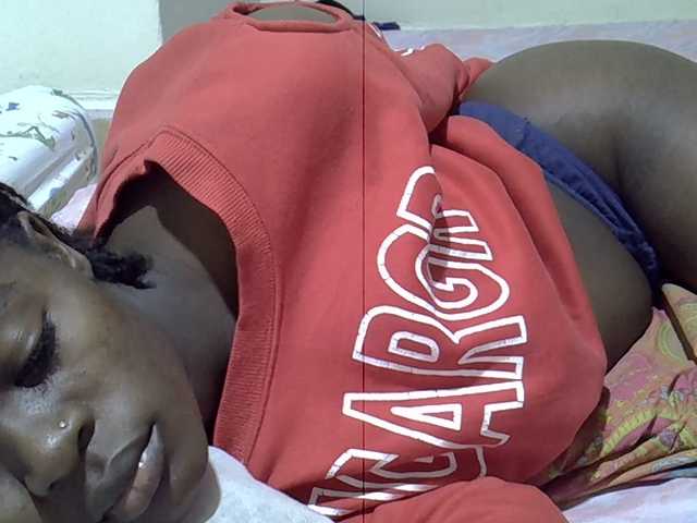 Sexxiemaya live cam on BongaCams