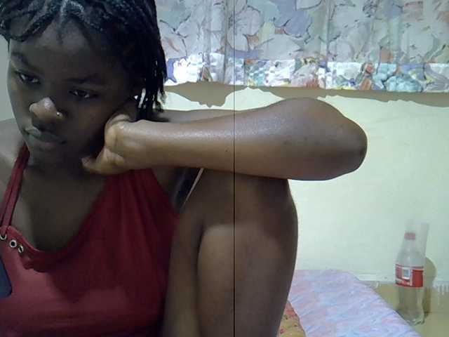 Sexxiemaya live cam on BongaCams