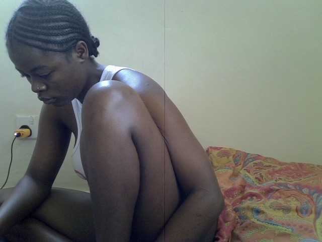 Sexxiemaya live cam on BongaCams