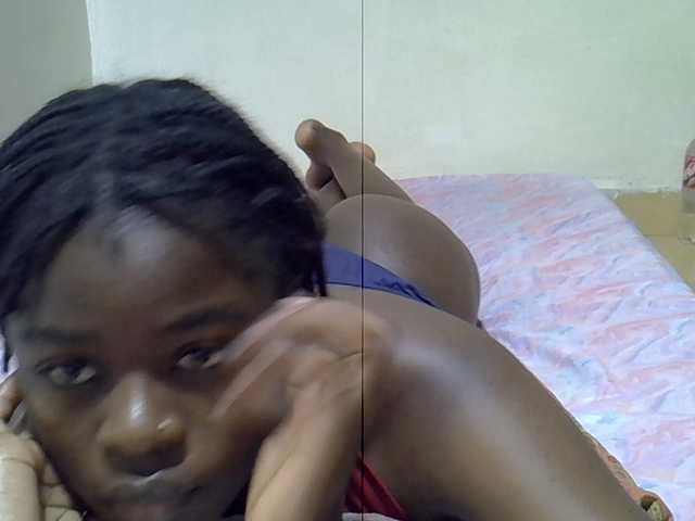 Sexxiemaya live cam on BongaCams