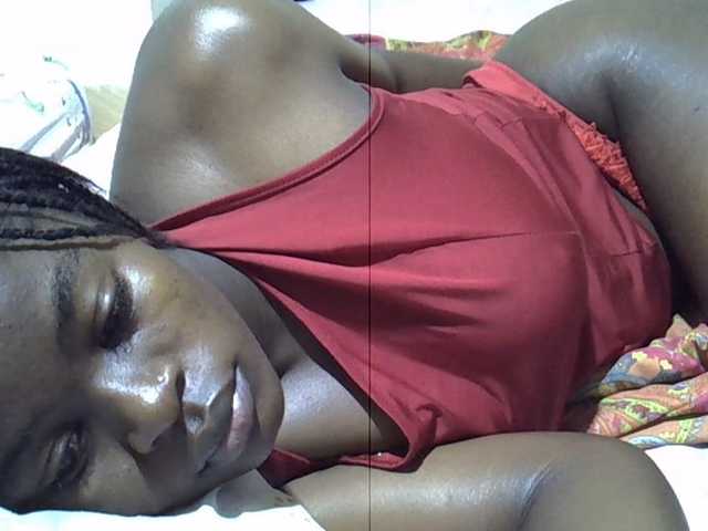 Sexxiemaya live cam on BongaCams