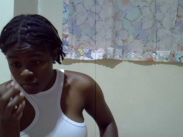 Sexxiemaya live cam on BongaCams