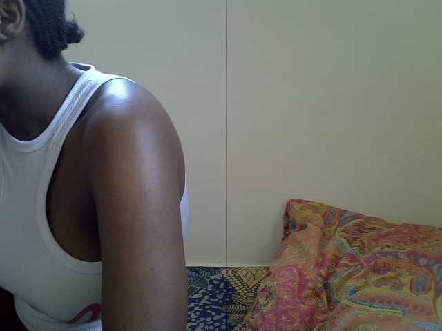 Sexxiemaya live cam on BongaCams