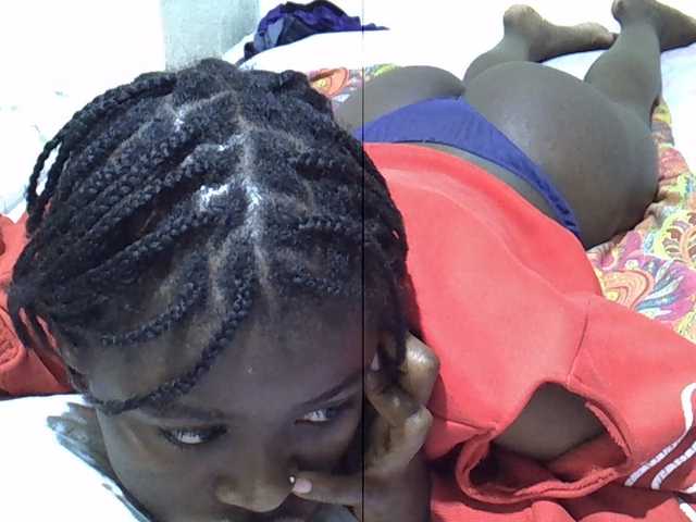 Sexxiemaya live cam on BongaCams