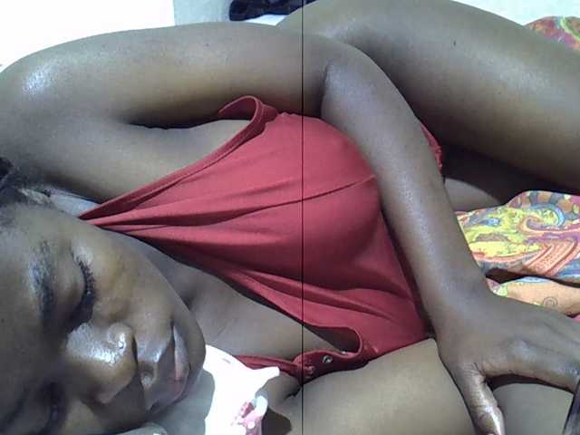 Sexxiemaya live cam on BongaCams