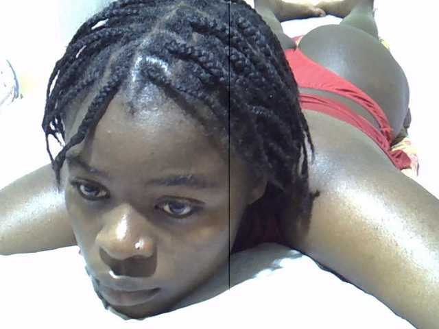 Sexxiemaya live cam on BongaCams