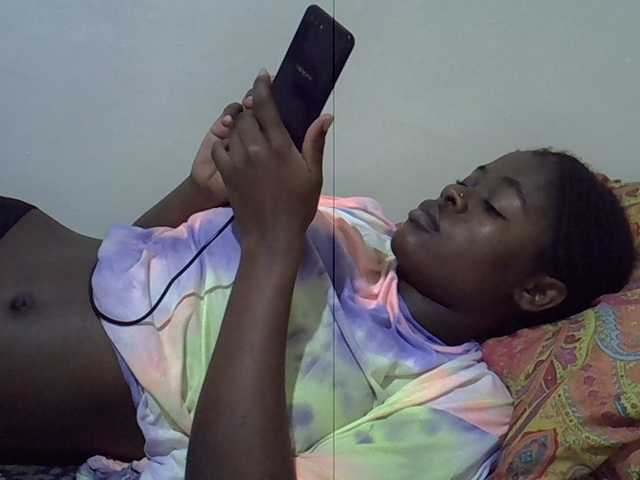 Sexxiemaya live cam on BongaCams