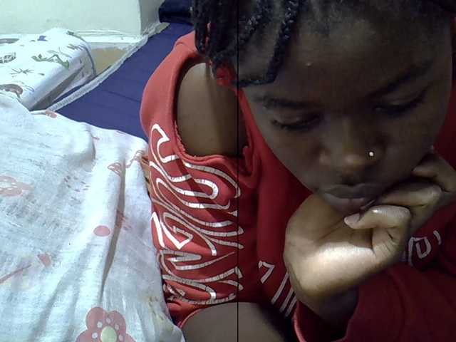 Sexxiemaya live cam on BongaCams