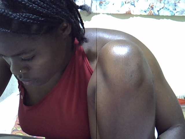 Sexxiemaya live cam on BongaCams