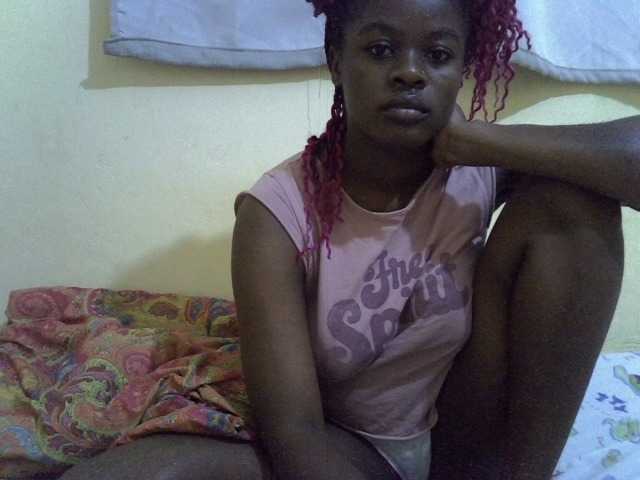 Sexxiemaya live cam on BongaCams