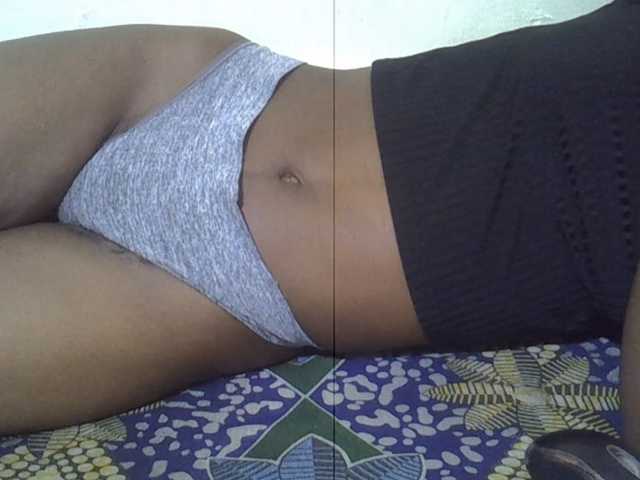 Sexxiemaya, live now on BongaCams