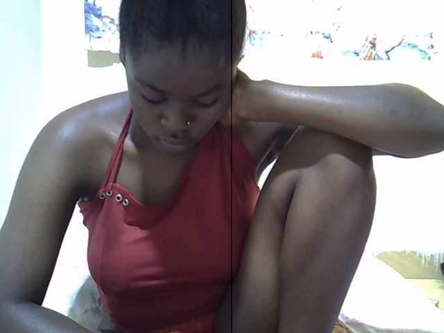 Sexxiemaya live cam on BongaCams
