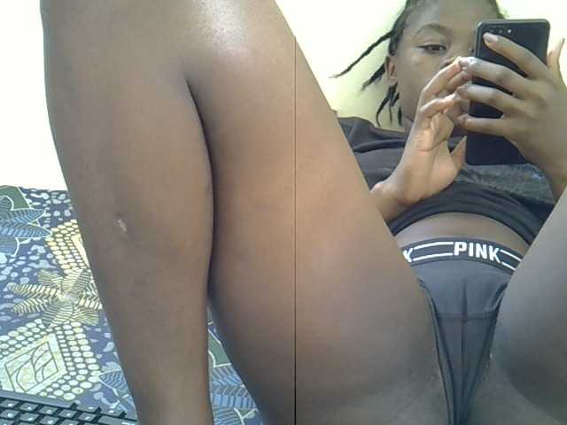 Sexxiemaya live cam on BongaCams