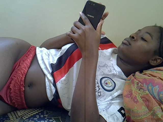 Sexxiemaya live cam on BongaCams