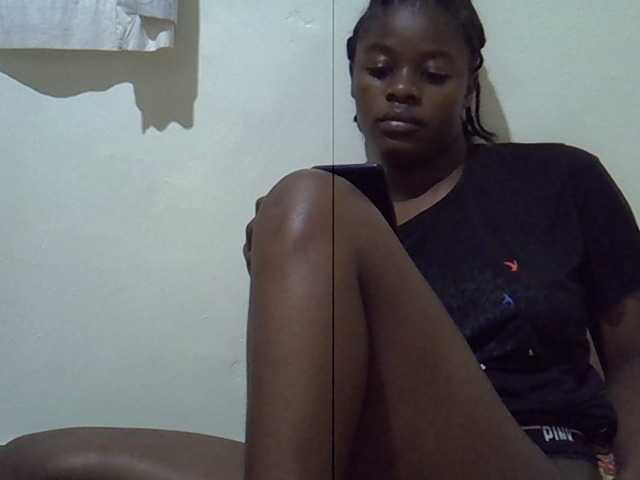 Sexxiemaya live cam on BongaCams