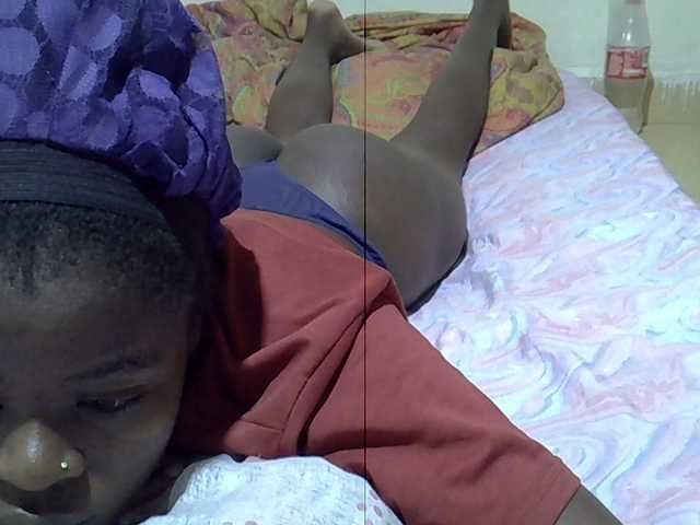 Sexxiemaya live cam on BongaCams