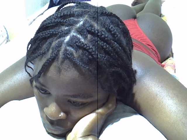 Sexxiemaya live cam on BongaCams