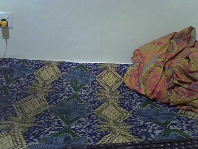 Sexxiemaya live cam on BongaCams