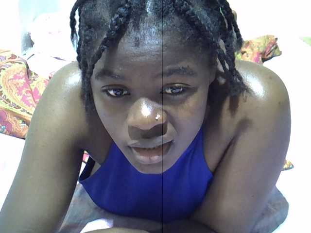 Sexxiemaya live cam on BongaCams