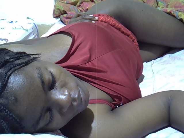 Sexxiemaya live cam on BongaCams