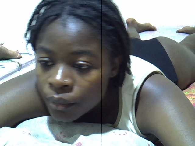 Sexxiemaya live cam on BongaCams
