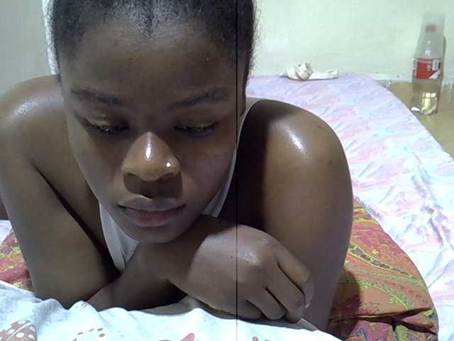 Sexxiemaya live cam on BongaCams