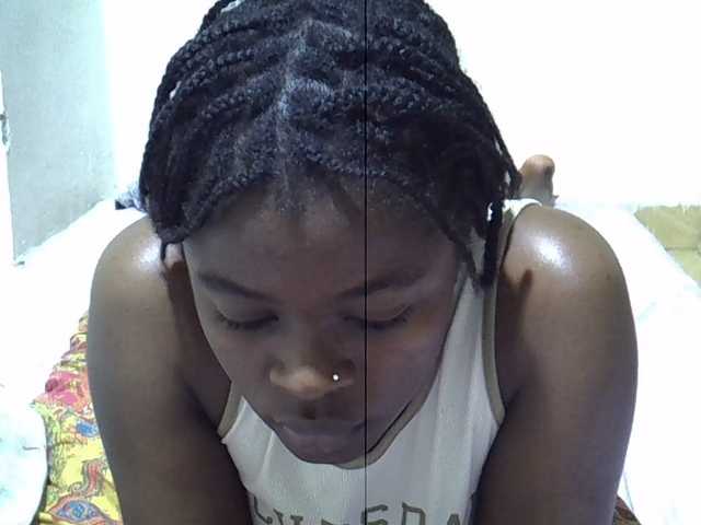 Sexxiemaya live cam on BongaCams