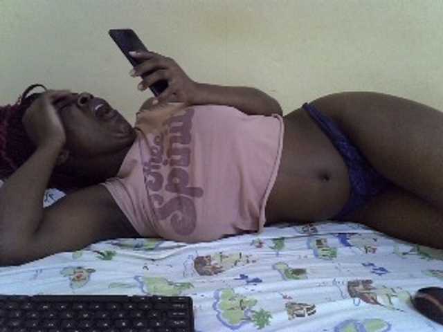 Sexxiemaya live cam on BongaCams