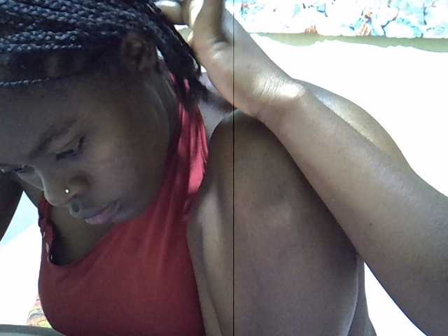 Sexxiemaya live cam on BongaCams