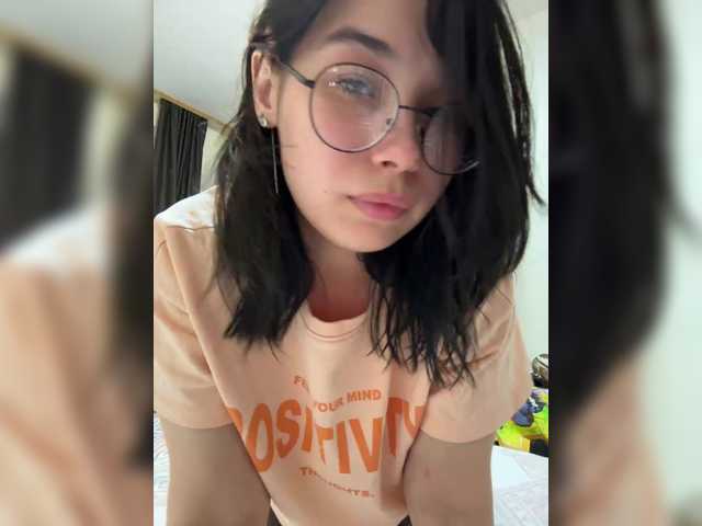 Li-Love live cam on BongaCams