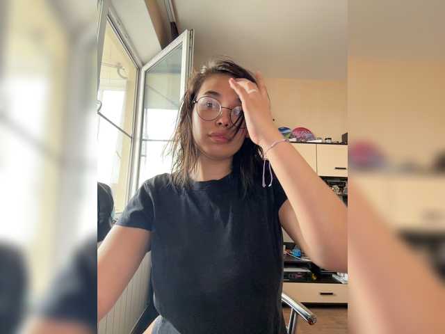 Li-Love live cam on BongaCams