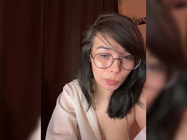 Li-Love live cam on UnifiedCams