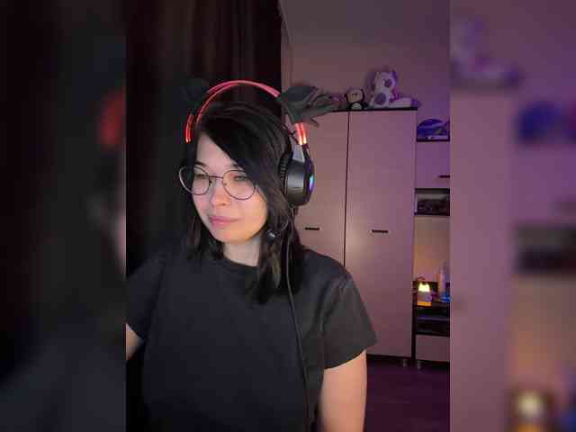 Li-Love Live Webcam on BongaCams