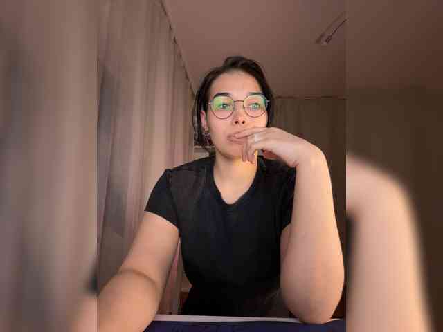 Li-Love Live Webcam on BongaCams