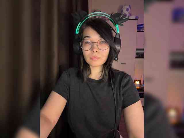 Li-Love Live Webcam on BongaCams