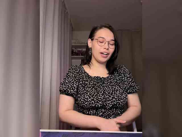 Li-Love Live Webcam on BongaCams