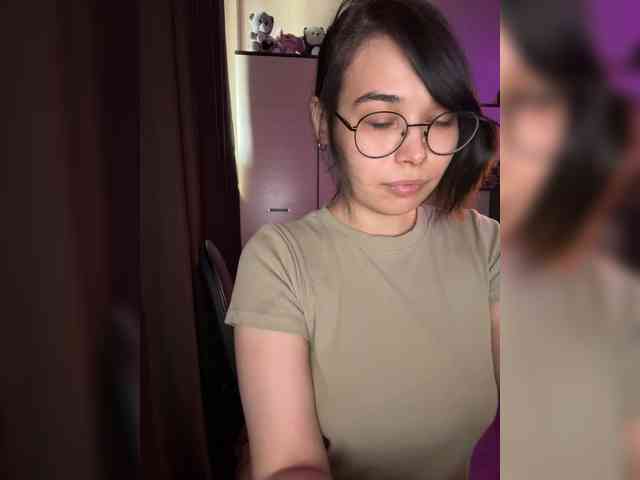 Este modelo está ao vivo agora. Li-Love