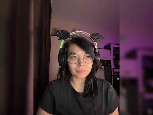Li-Love Live Webcam on BongaCams
