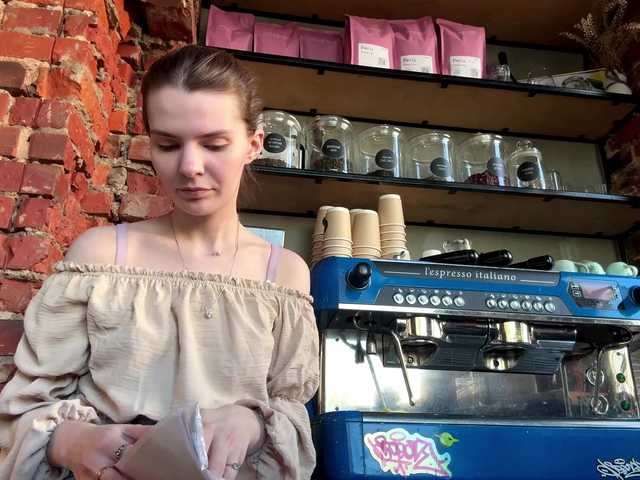 JoannGrater's BongaCams show and profile