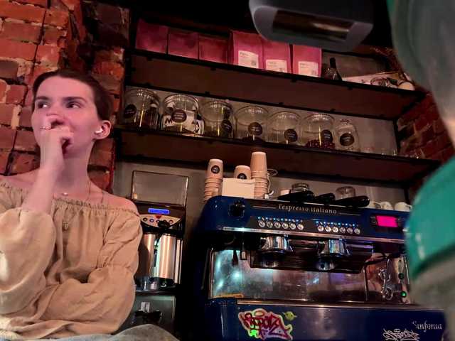 JoannGrater's BongaCams show and profile