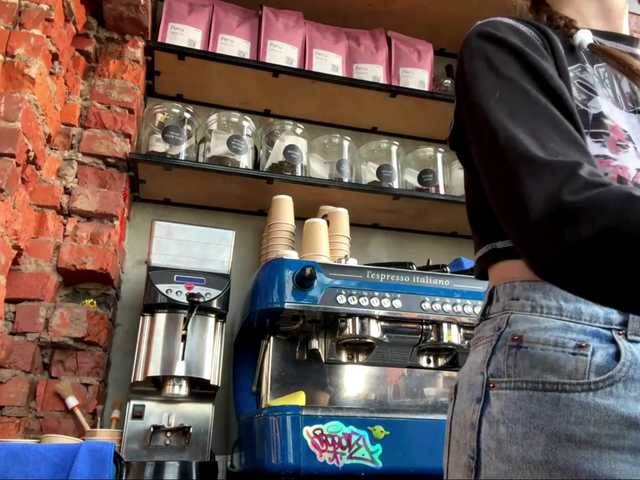 JoannGrater's BongaCams show and profile