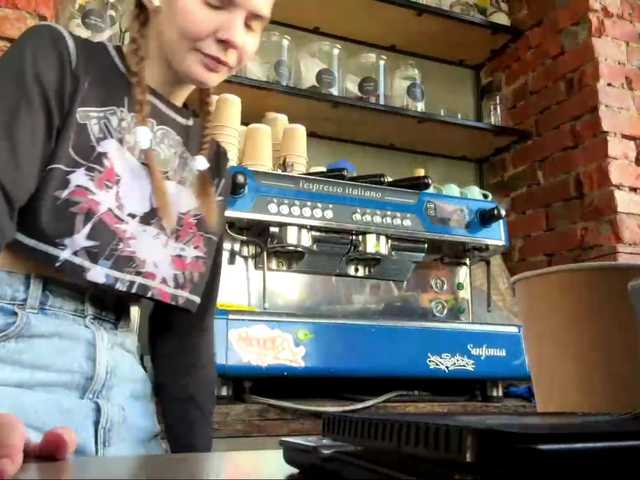 JoannGrater's BongaCams show and profile