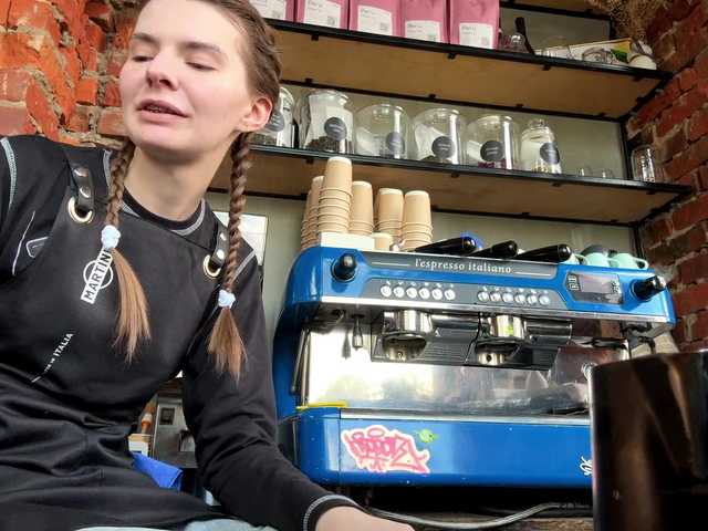 JoannGrater's BongaCams show and profile