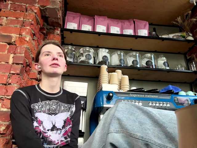 JoannGrater's BongaCams show and profile