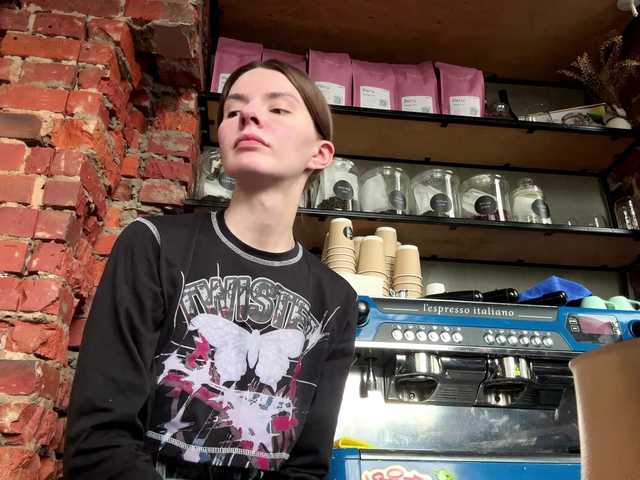 JoannGrater's BongaCams show and profile