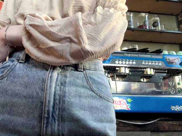 JoannGrater's BongaCams show and profile