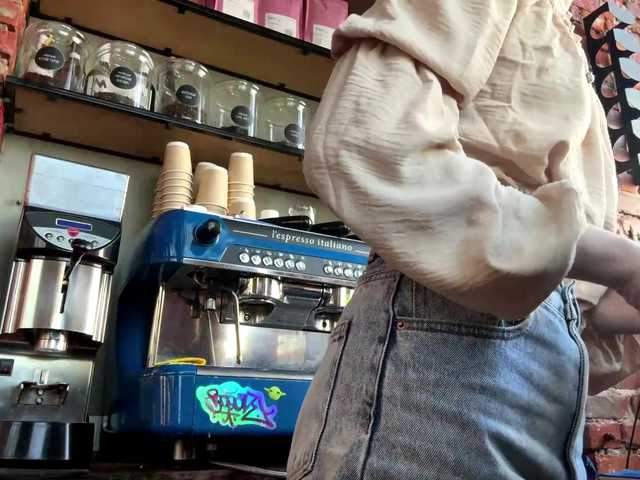 JoannGrater's BongaCams show and profile