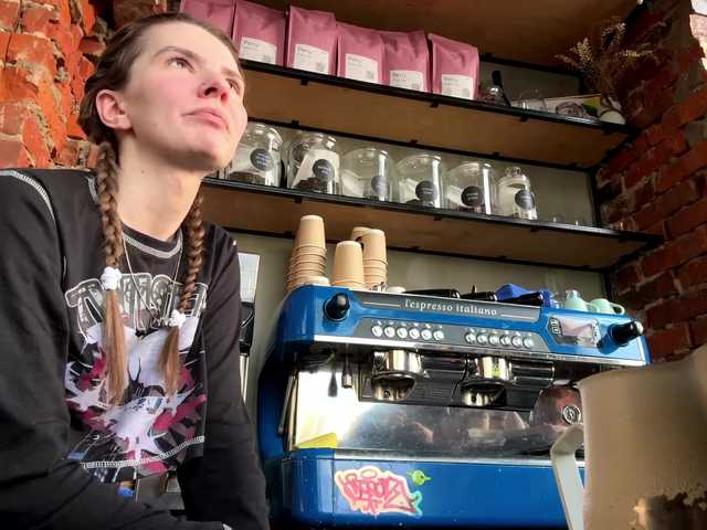 JoannGrater's BongaCams show and profile